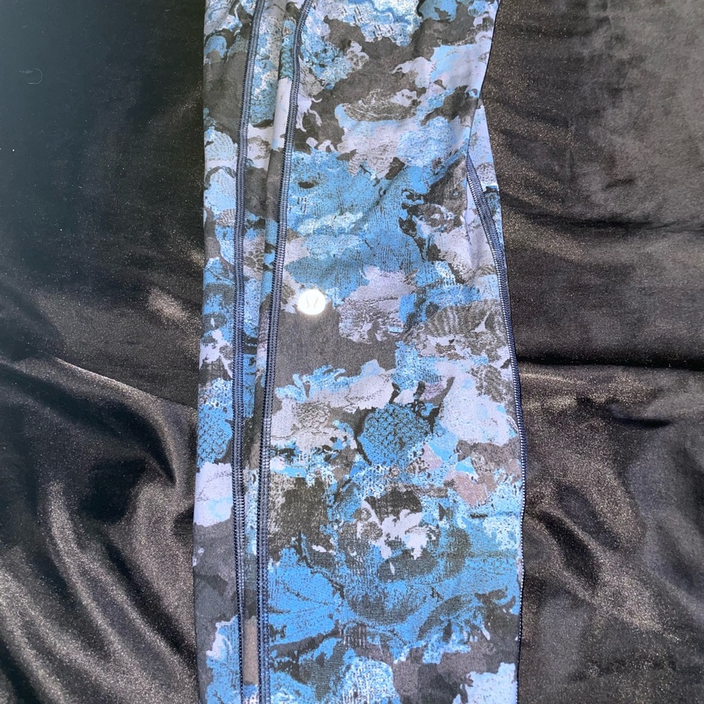 Lululemon legging pattern - Picture 2 of 7